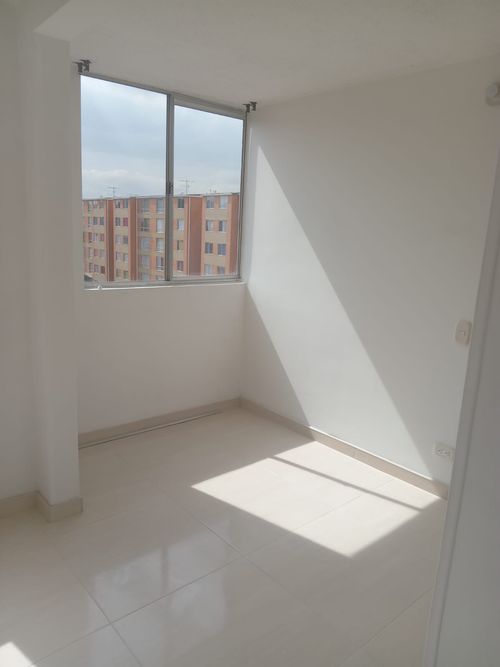 Apartamento de 2 alcobas en venta en Laguna Tierra Blanca, Soacha, 46 m² · foto 11 de 15