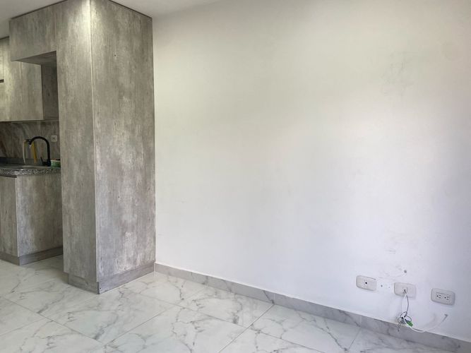 Apartamento de 3 alcobas en venta en Tres Esquinas, Sabaneta, 55 m² · foto 6 de 20