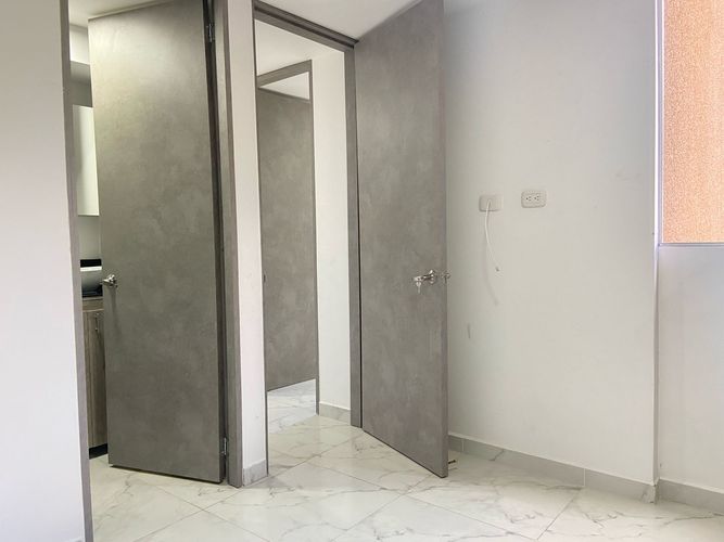 Apartamento de 3 alcobas en venta en Tres Esquinas, Sabaneta, 55 m² · foto 13 de 20