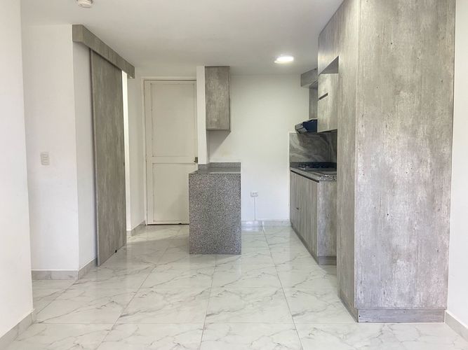Apartamento de 3 alcobas en venta en Tres Esquinas, Sabaneta, 55 m² · foto 4 de 20