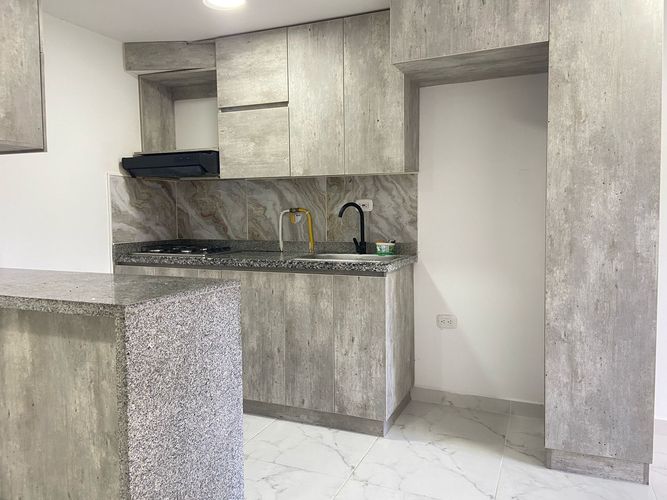 Apartamento de 3 alcobas en venta en Tres Esquinas, Sabaneta, 55 m² · foto 5 de 20