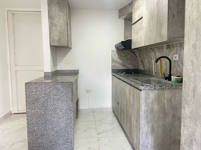 Apartamento de 3 alcobas en venta en Tres Esquinas, Sabaneta, 55 m² · foto 2 de 20