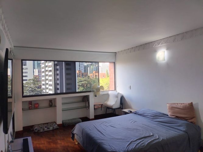 Apartamento de 3 alcobas en venta en El Poblado, Medellín, 212 m² · foto 10 de 19