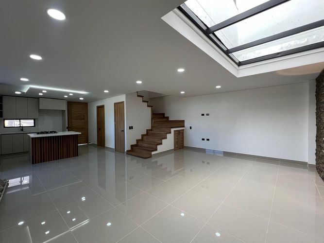 Casa de 4 alcobas en venta en Llano Grande, Rionegro, 260 m² · foto 3 de 20