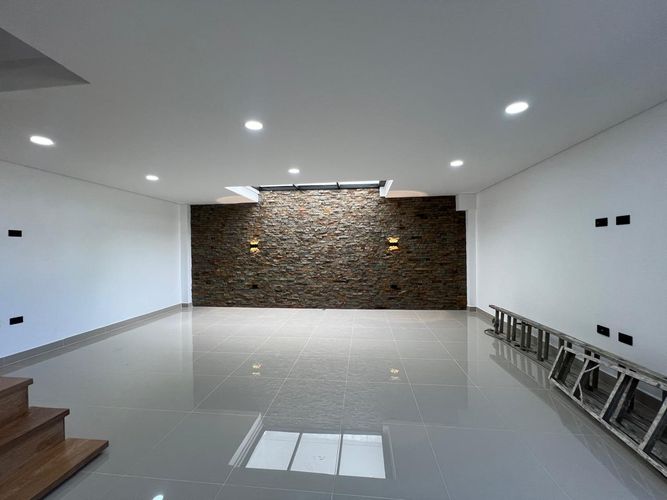 Casa de 4 alcobas en venta en Llano Grande, Rionegro, 260 m² · foto 4 de 20
