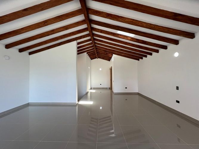 Casa de 4 alcobas en venta en Llano Grande, Rionegro, 260 m² · foto 8 de 20