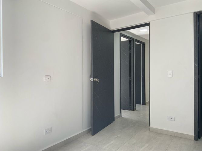 Apartamento de 3 alcobas en venta en San Jose, Sabaneta, 57 m² · foto 8 de 20