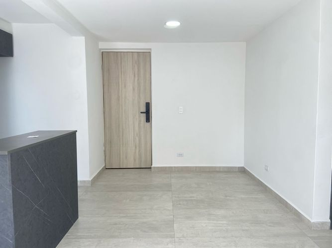 Apartamento de 3 alcobas en venta en San Jose, Sabaneta, 57 m² · foto 2 de 20