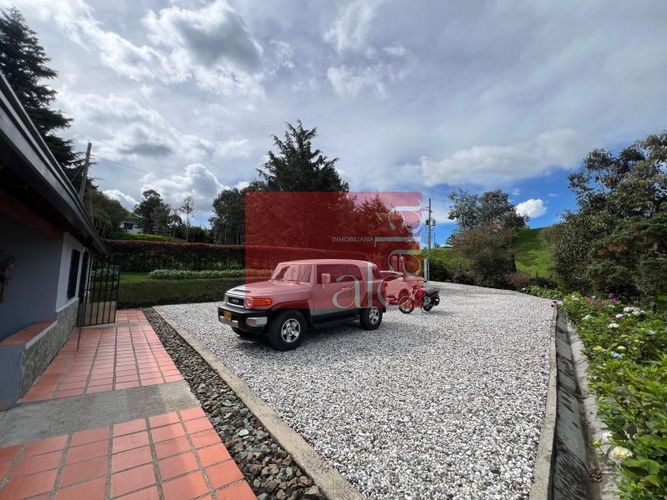 Casa de 4 alcobas en venta en Loma Del Escobero, Envigado · foto 12 de 24