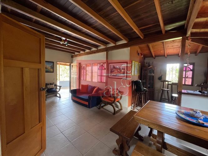 Casa de 4 alcobas en venta en Loma Del Escobero, Envigado · foto 16 de 24