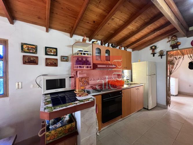 Casa de 4 alcobas en venta en Loma Del Escobero, Envigado · foto 17 de 24