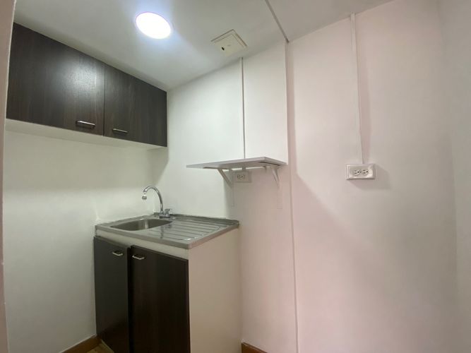 Consultorio en venta en El Poblado, Medellín, 100 m² · foto 2 de 11