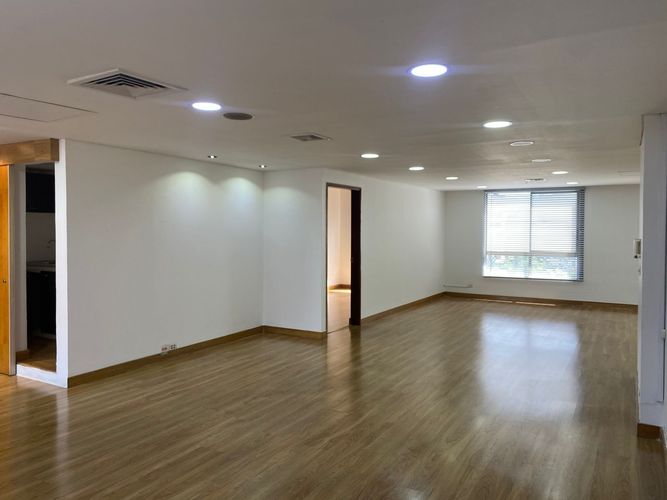Consultorio en venta en El Poblado, Medellín, 100 m² · foto 6 de 11