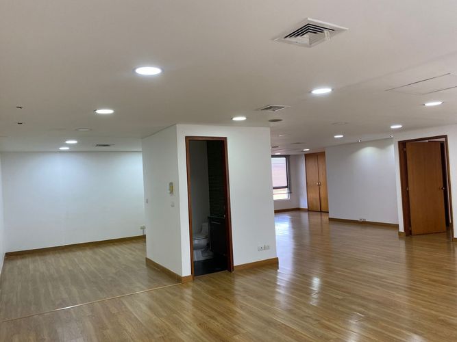 Consultorio en venta en El Poblado, Medellín, 100 m² · foto 7 de 11