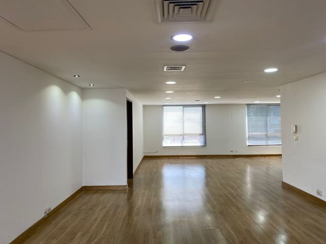 Consultorio en venta en El Poblado, Medellín, 100 m² · foto 3 de 11