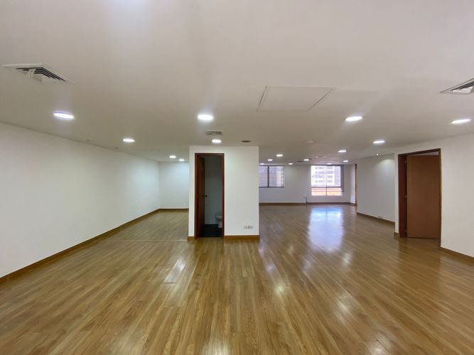 Consultorio en venta en El Poblado, Medellín, 100 m² · foto 9 de 11