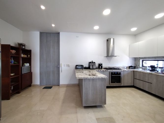 Apartamento de 4 alcobas en arriendo en Altos Del Prado, Barranquilla, 318 m² · foto 12 de 19
