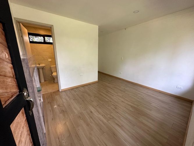 Casa de 3 alcobas en venta en Guayabito, Rionegro, 200 m² · foto 9 de 17