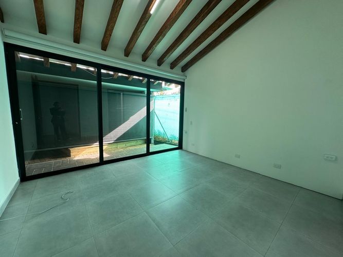 Casa de 3 alcobas en venta en Guayabito, Rionegro, 200 m² · foto 5 de 17