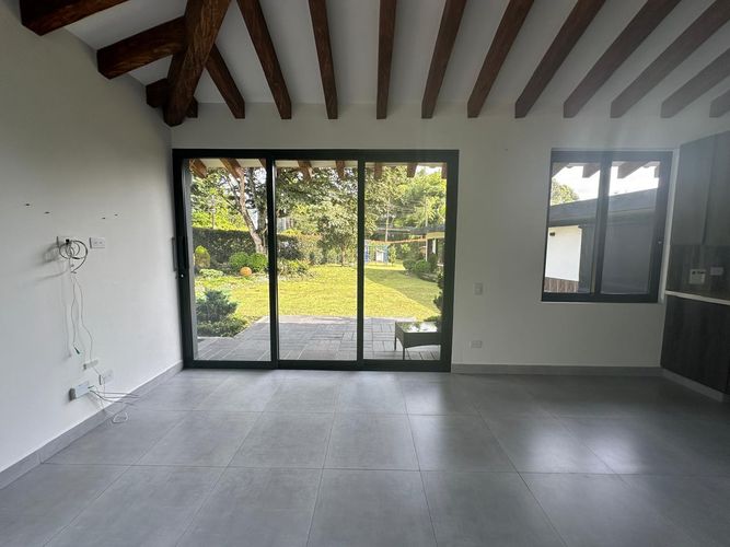 Casa de 3 alcobas en venta en Guayabito, Rionegro, 200 m² · foto 6 de 17