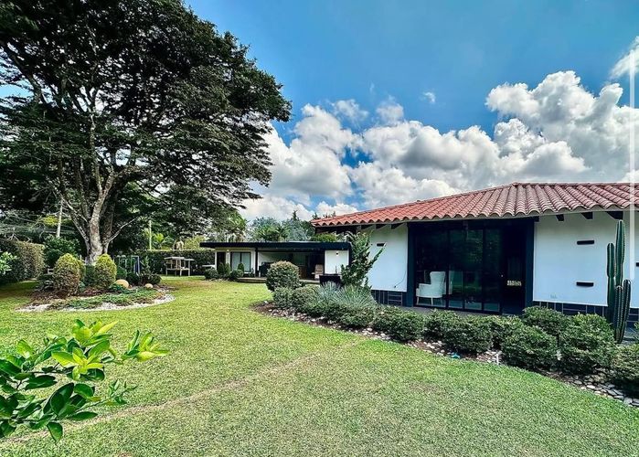 Casa de 3 alcobas en venta en Guayabito, Rionegro, 200 m² · foto 17 de 17