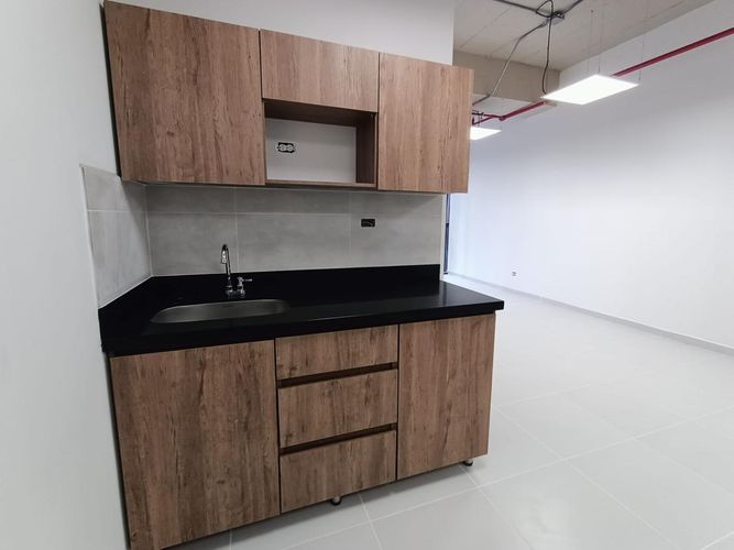Oficina en arriendo en El Poblado, Medellín, 43 m² · foto 12 de 14