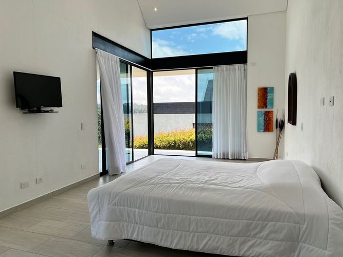 Casa de 3 alcobas en venta en Loma Del Chocho, Envigado, 280 m² · foto 9 de 18