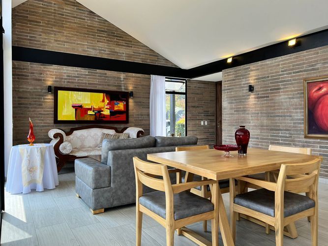 Casa de 3 alcobas en venta en Loma Del Chocho, Envigado, 280 m² · foto 3 de 18