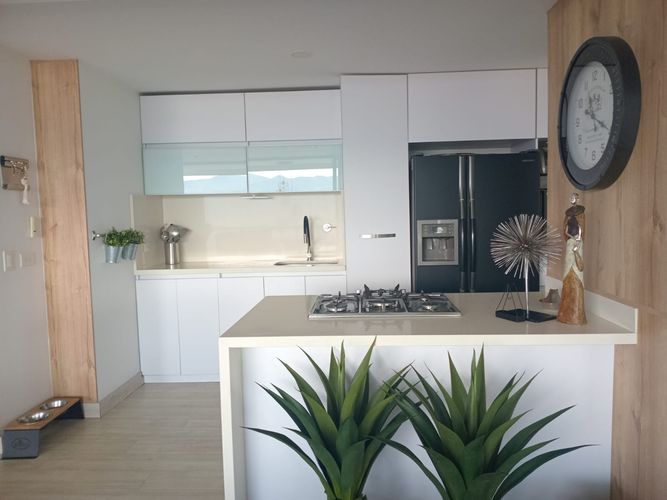 Apartamento de 3 alcobas en arriendo en El Poblado, Medellín, 157 m² · foto 6 de 19