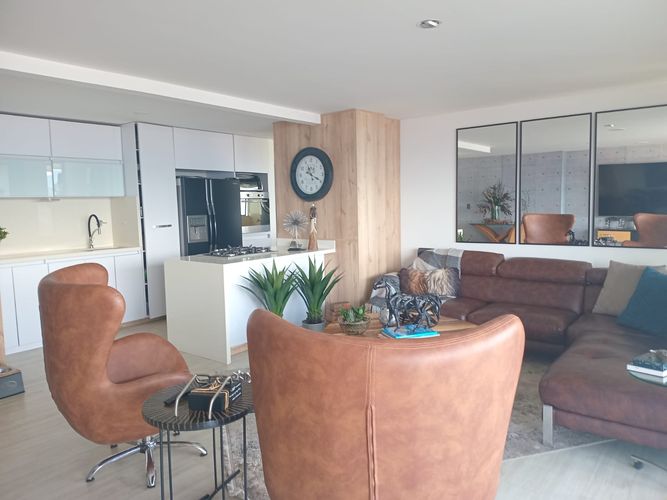 Apartamento de 3 alcobas en arriendo en El Poblado, Medellín, 157 m² · foto 2 de 19