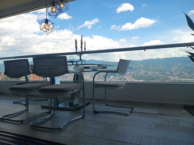 Apartamento de 3 alcobas en arriendo en El Poblado, Medellín, 157 m² · foto 19 de 19