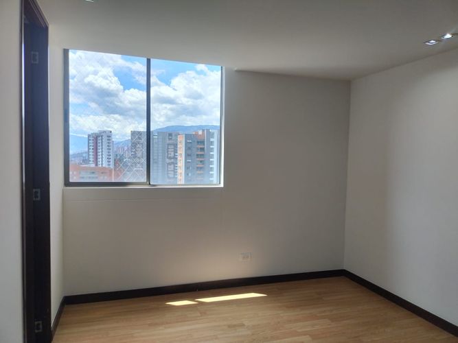 Apartamento de 3 alcobas en arriendo en El Poblado, Medellín, 144 m² · foto 10 de 20