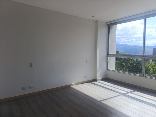 Apartamento de 1 alcoba en arriendo en El Tesoro, Medellín, 70 m² · foto 12 de 16
