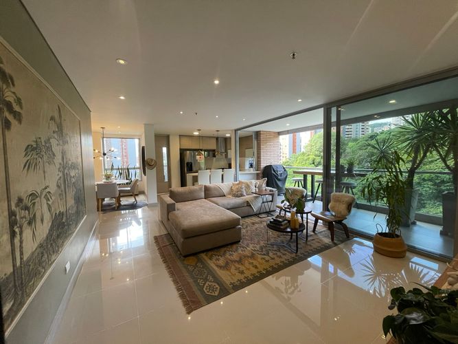 Apartamento de 2 alcobas en venta en El Poblado, Medellín, 133 m² · foto 4 de 22