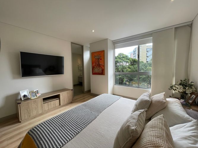 Apartamento de 2 alcobas en venta en El Poblado, Medellín, 133 m² · foto 12 de 22