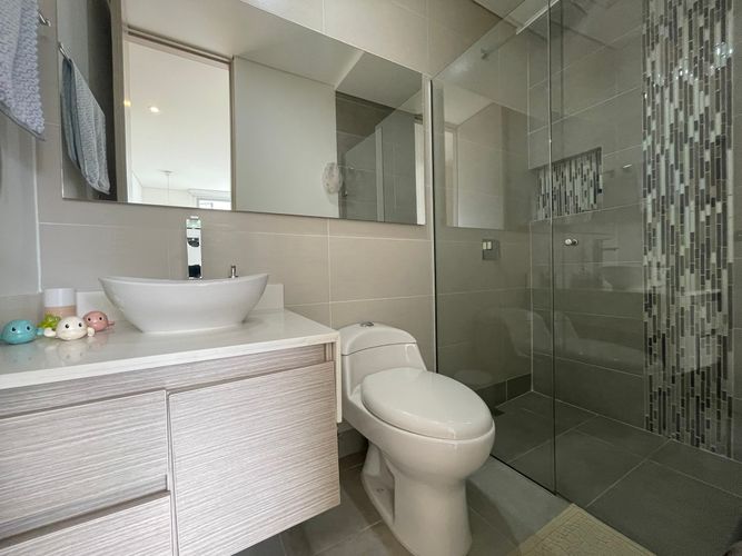 Apartamento de 2 alcobas en venta en El Poblado, Medellín, 133 m² · foto 16 de 22