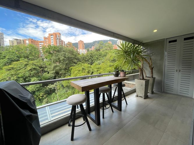 Apartamento de 2 alcobas en venta en El Poblado, Medellín, 133 m² · foto 19 de 22