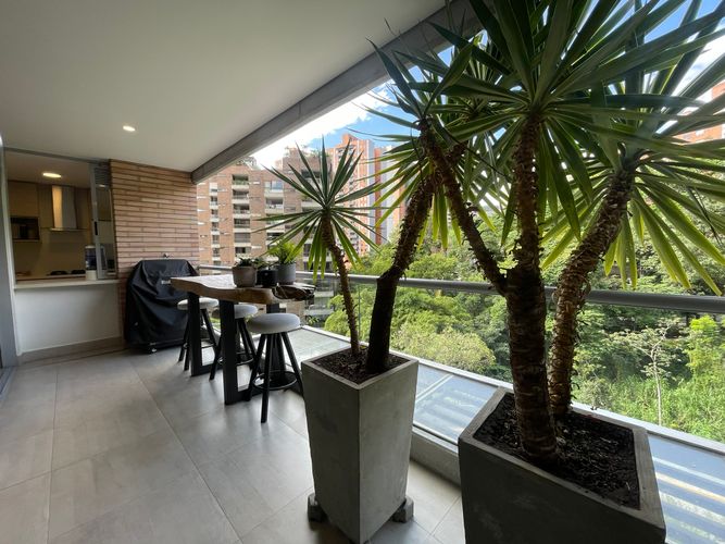 Apartamento de 2 alcobas en venta en El Poblado, Medellín, 133 m² · foto 20 de 22