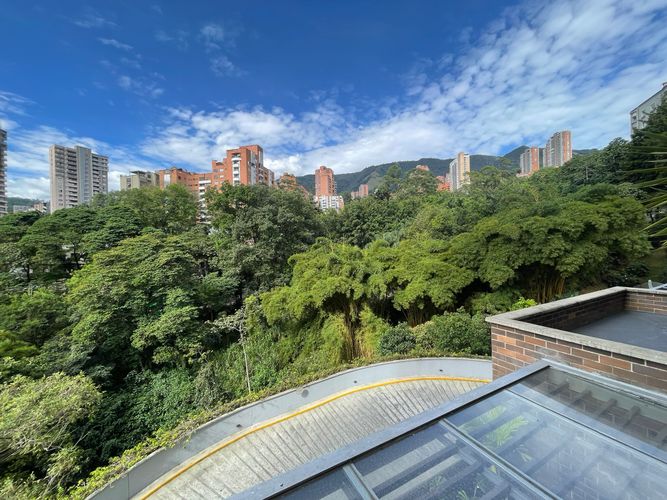 Apartamento de 2 alcobas en venta en El Poblado, Medellín, 133 m² · foto 21 de 22