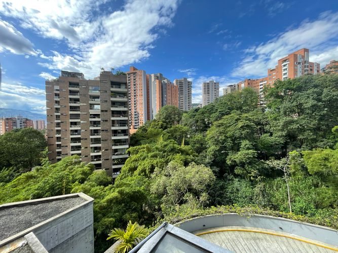 Apartamento de 2 alcobas en venta en El Poblado, Medellín, 133 m² · foto 22 de 22