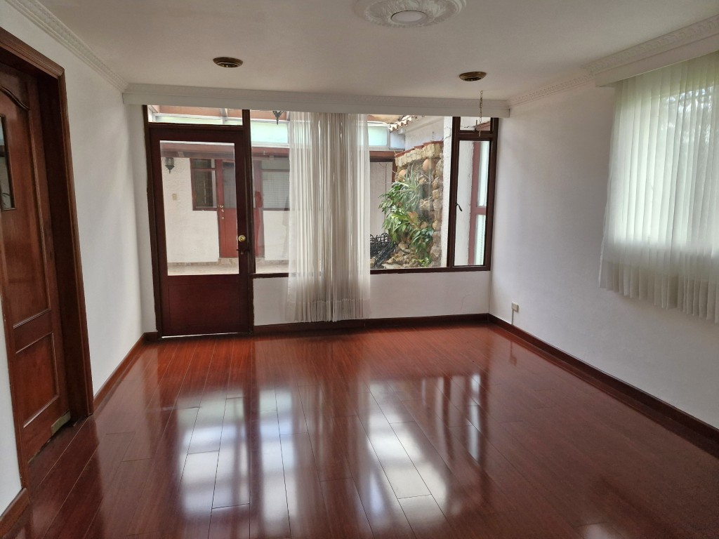 Casa en venta en Pasadena, Bogotá · foto 6 de 24
