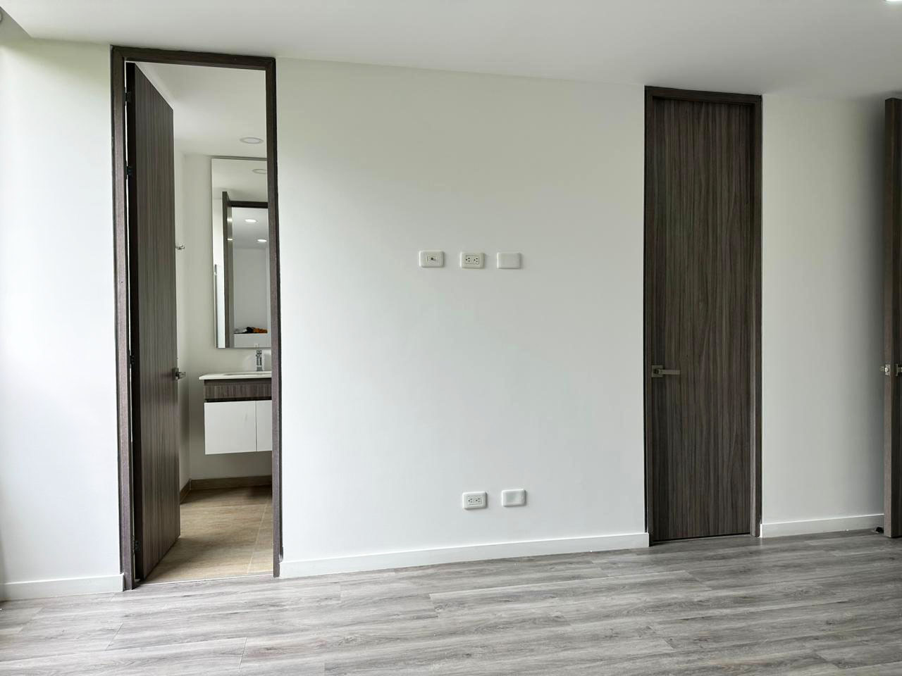 Apartamento en arriendo en La Pradera, Envigado · foto 6 de 18
