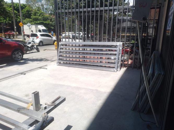 Bodega en arriendo en Cristo Rey, Medellín, 100 m² · foto 5 de 5
