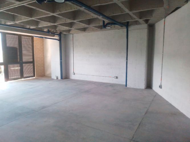 Bodega en arriendo en Cristo Rey, Medellín, 90 m² · foto 8 de 10
