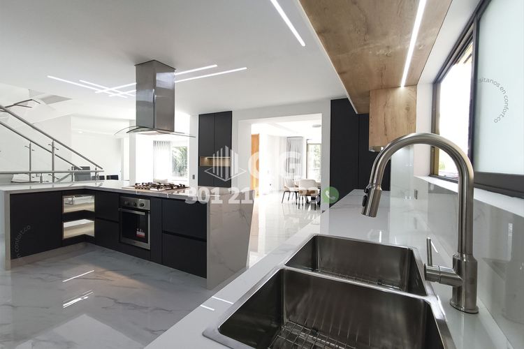 Casa de 4 alcobas en arriendo en El Esmeraldal, Envigado, 450 m² · foto 8 de 24