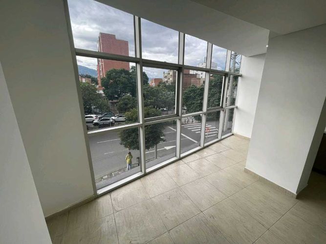 Oficina en venta en Las Acacias, Medellín, 43 m² · foto 3 de 9