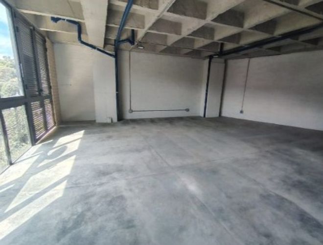 Bodega en arriendo en Cristo Rey, Medellín, 90 m² · foto 3 de 8