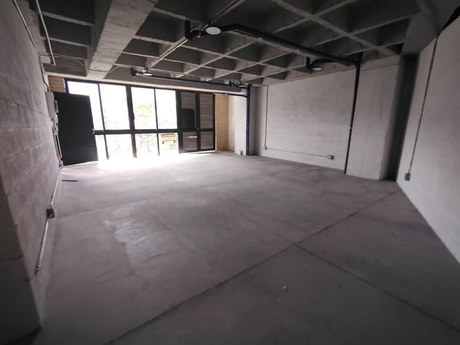 Bodega en arriendo en Cristo Rey, Medellín, 90 m² · foto 5 de 8