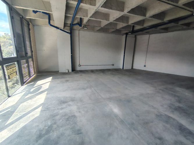 Bodega en arriendo en Cristo Rey, Medellín, 90 m² · foto 6 de 8
