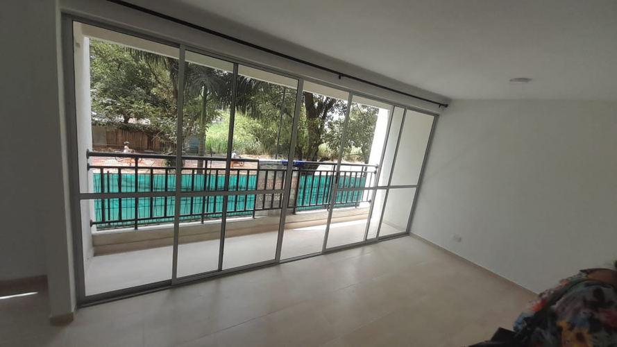 Apartamento de 2 alcobas en venta en Cinco Soles, Jamundí, 64 m² · foto 2 de 13